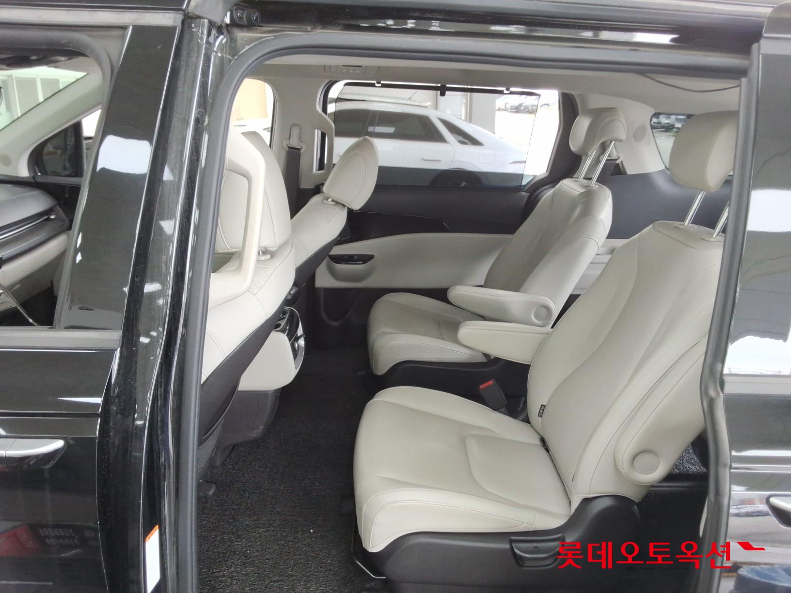 2021 - kia carnival