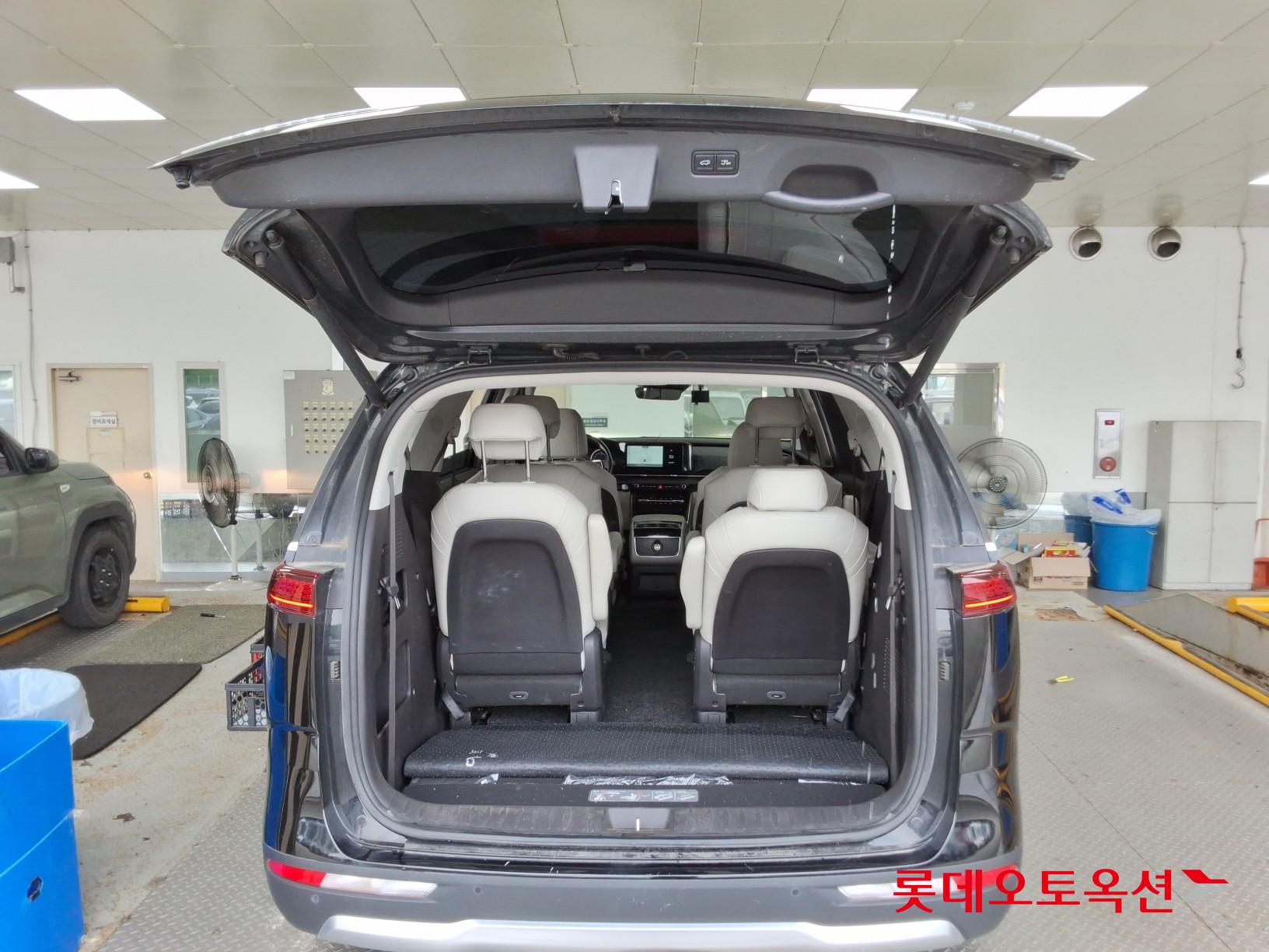 2021 - kia carnival