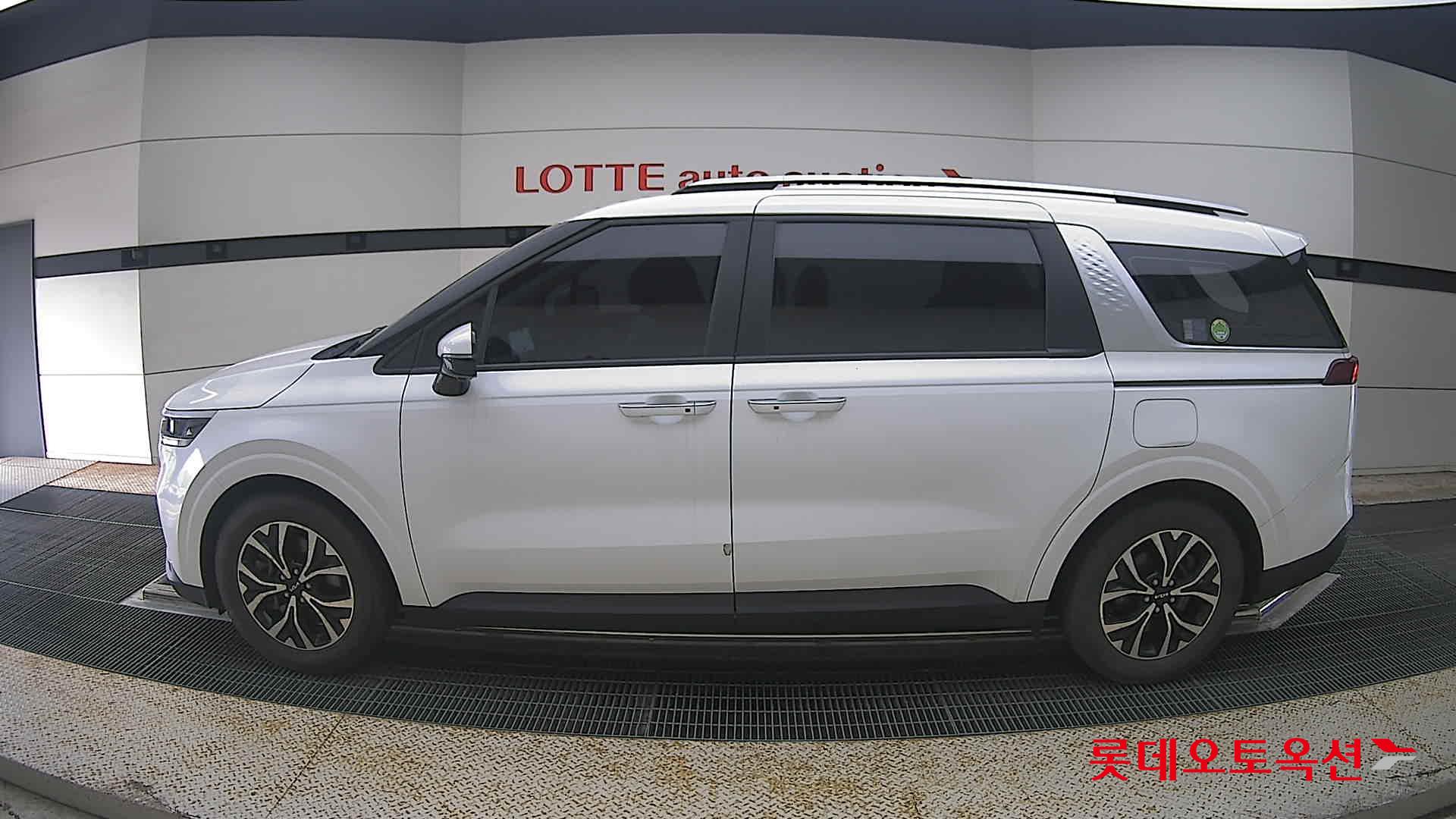 2023 - kia carnival