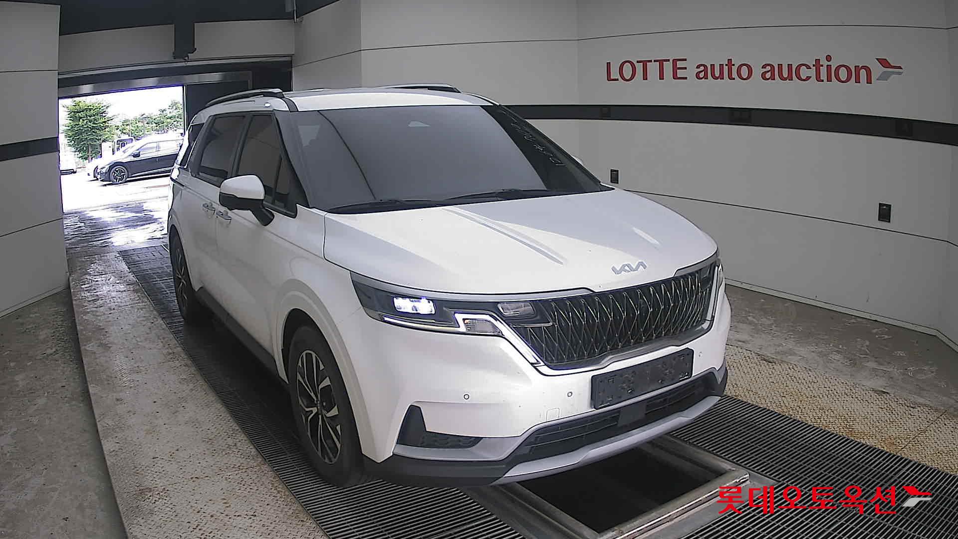 2023 - kia carnival