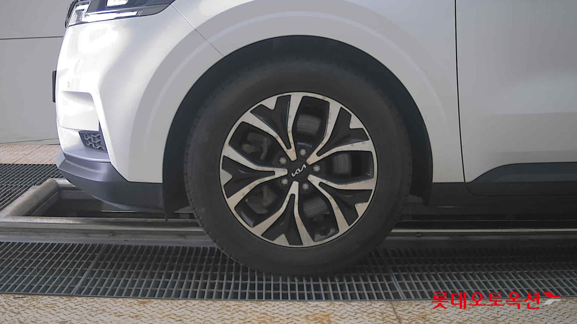 2023 - kia carnival