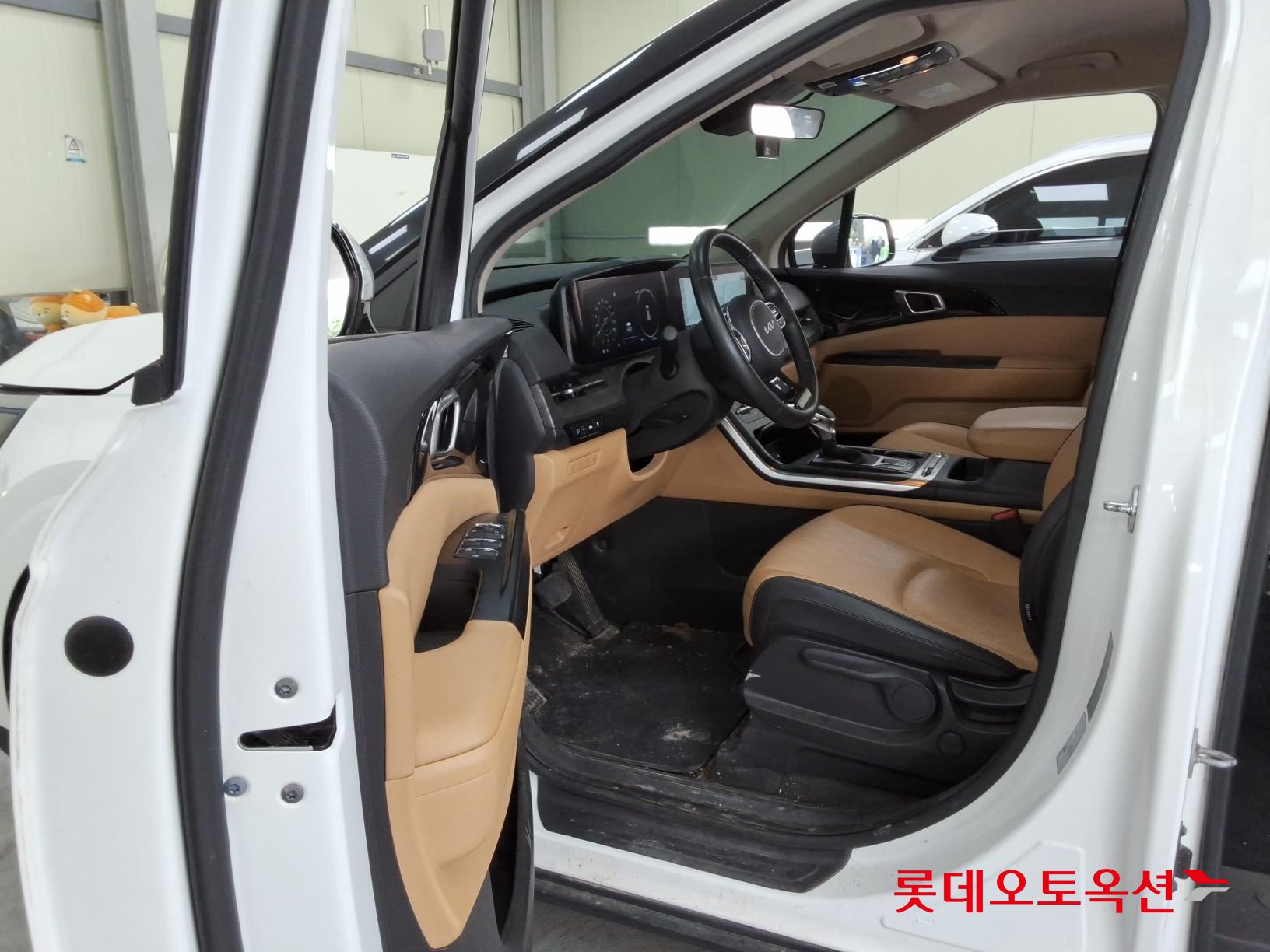 2023 - kia carnival