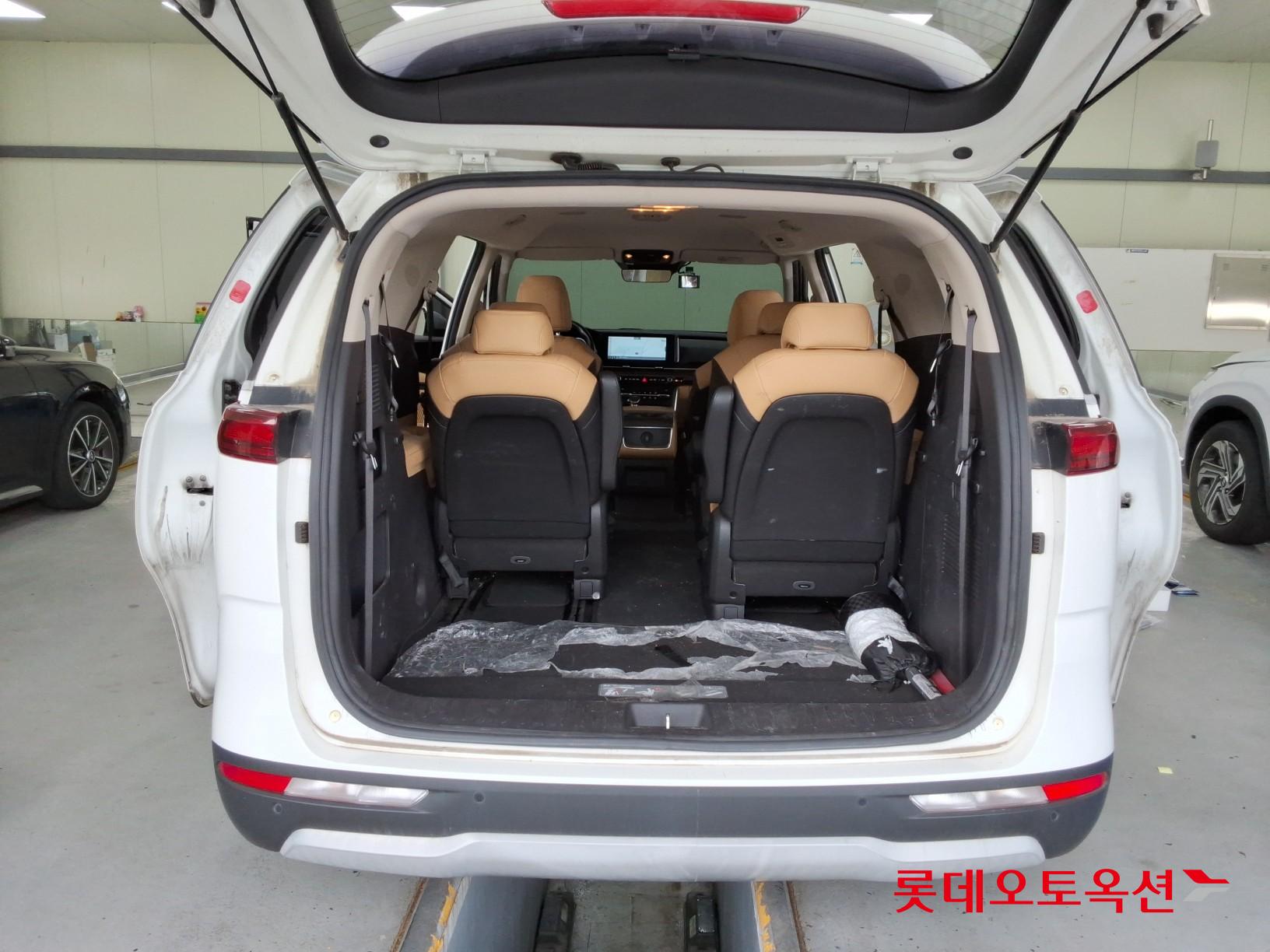 2023 - kia carnival