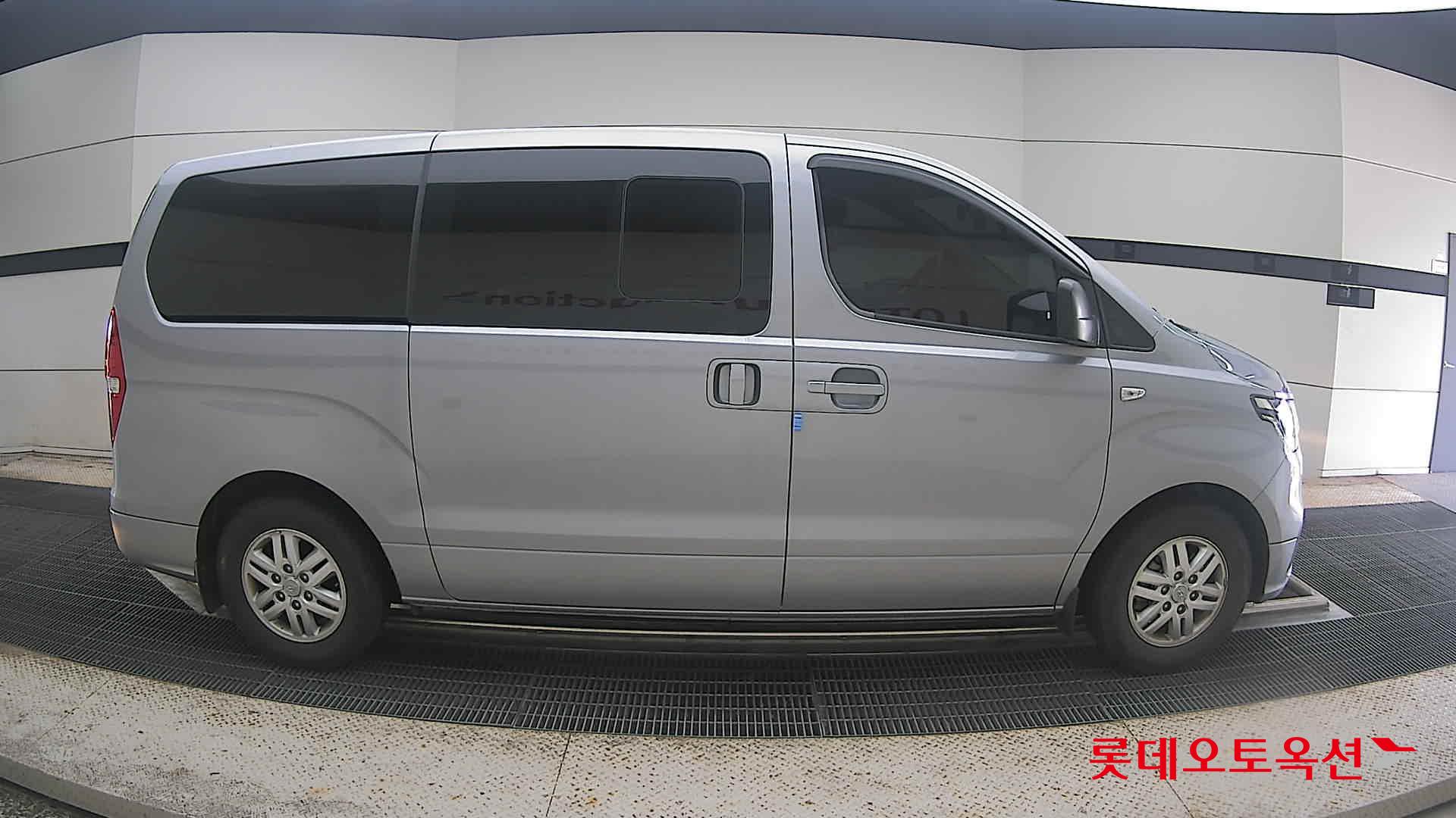 2021 - hyundai grand starex