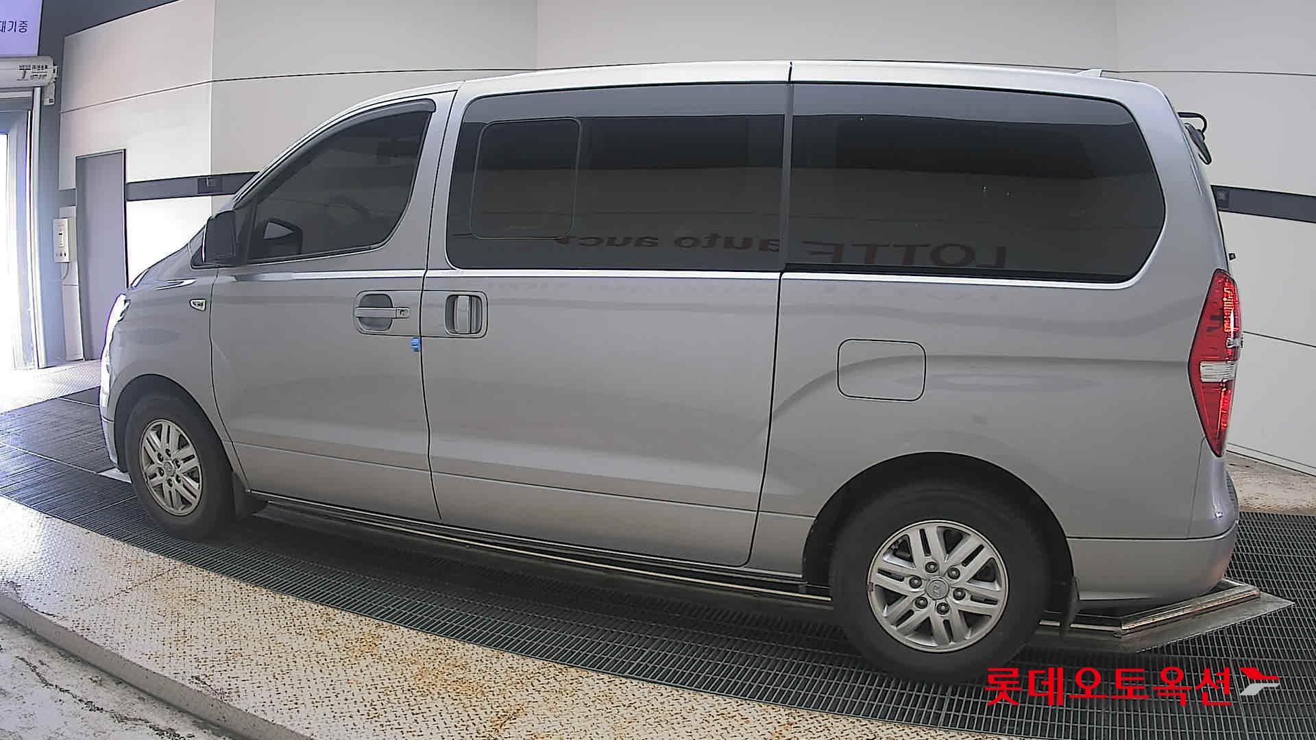 2021 - hyundai grand starex