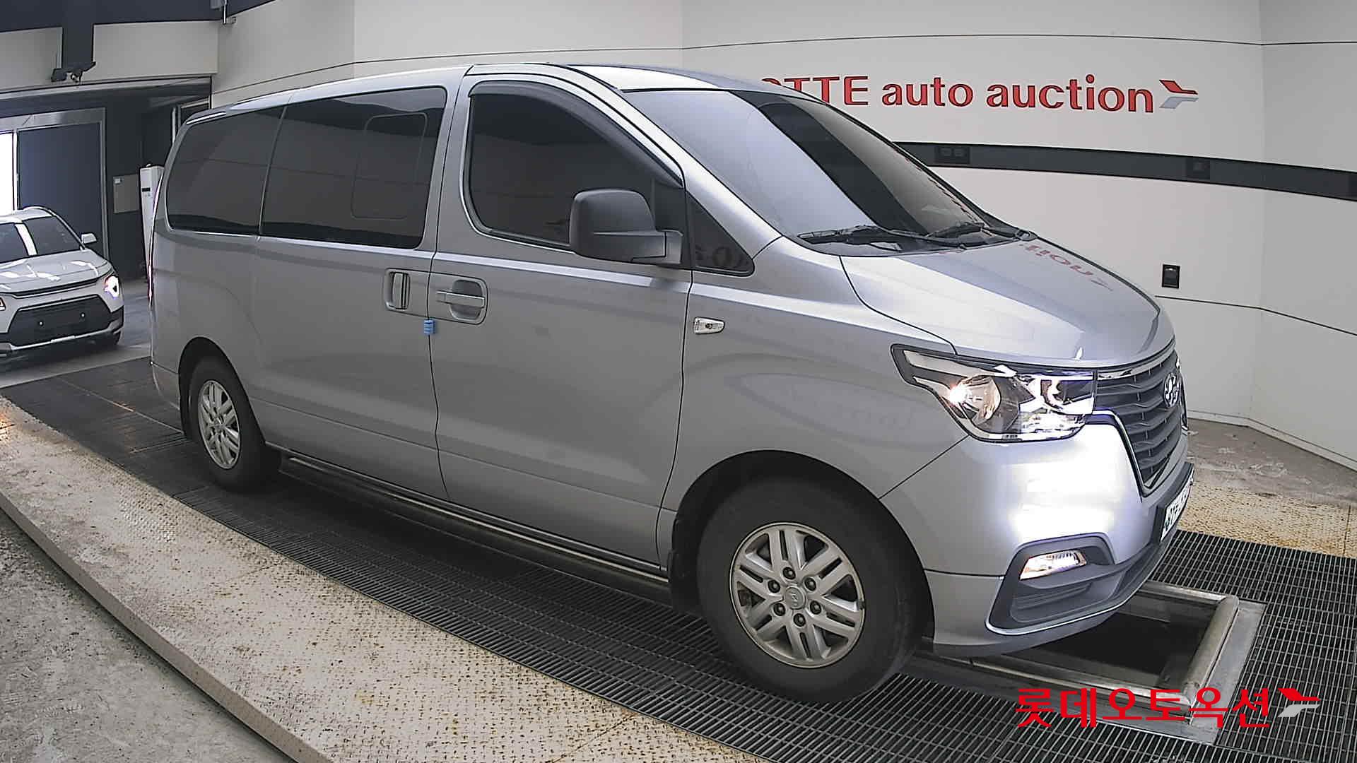 2021 - hyundai grand starex