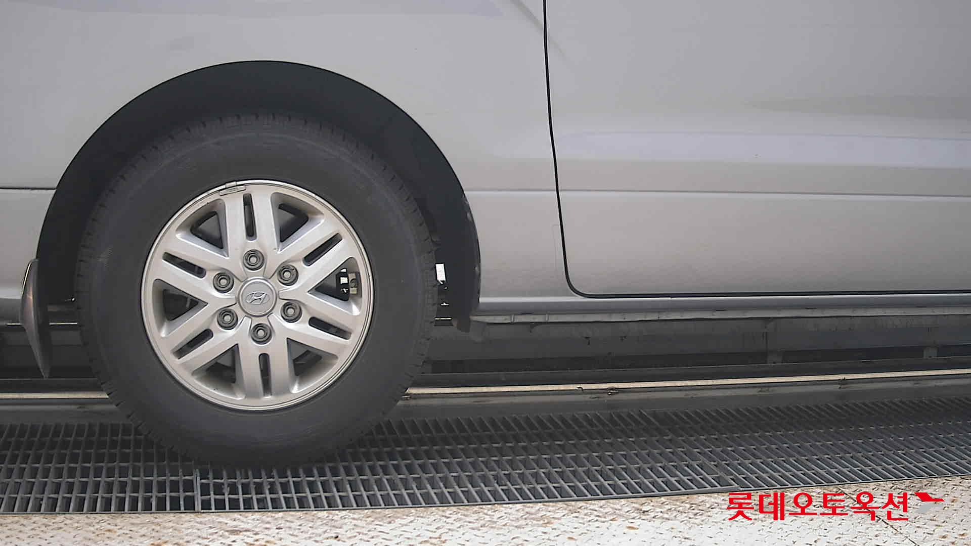 2021 - hyundai grand starex