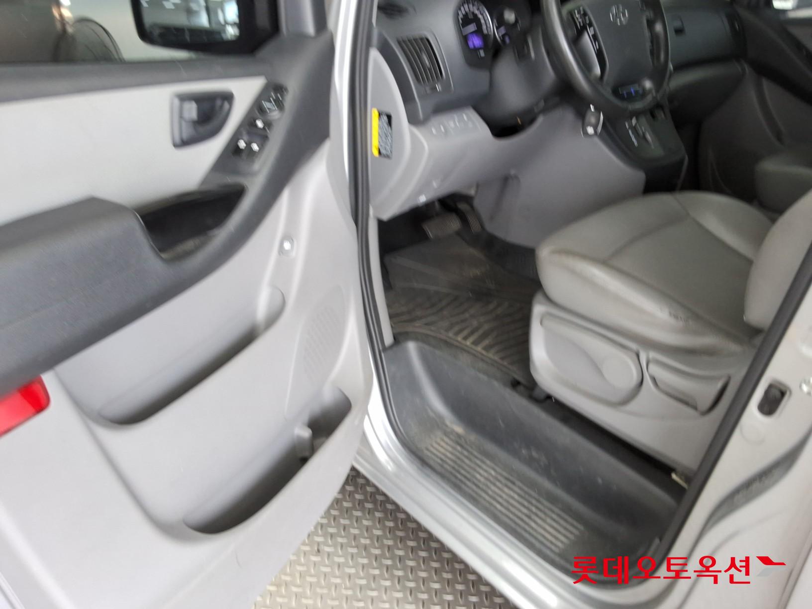 2021 - hyundai grand starex