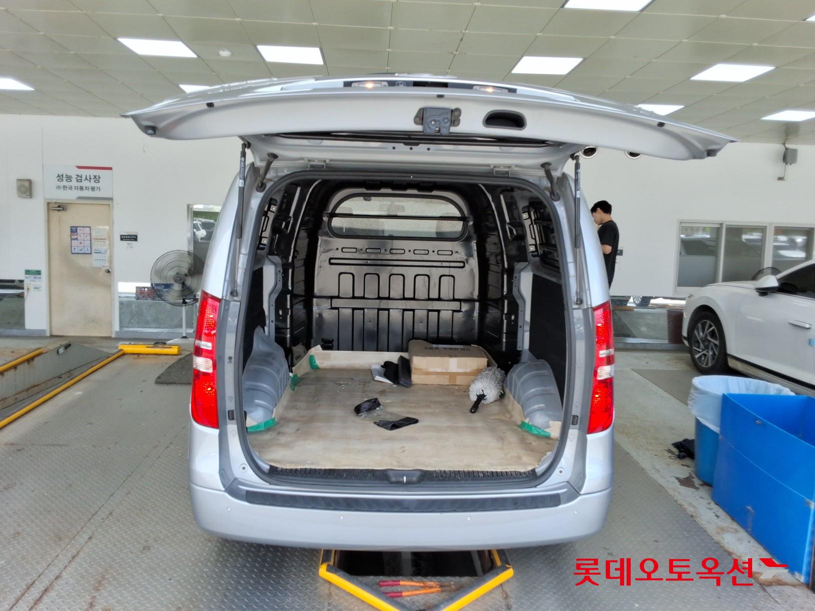 2021 - hyundai grand starex