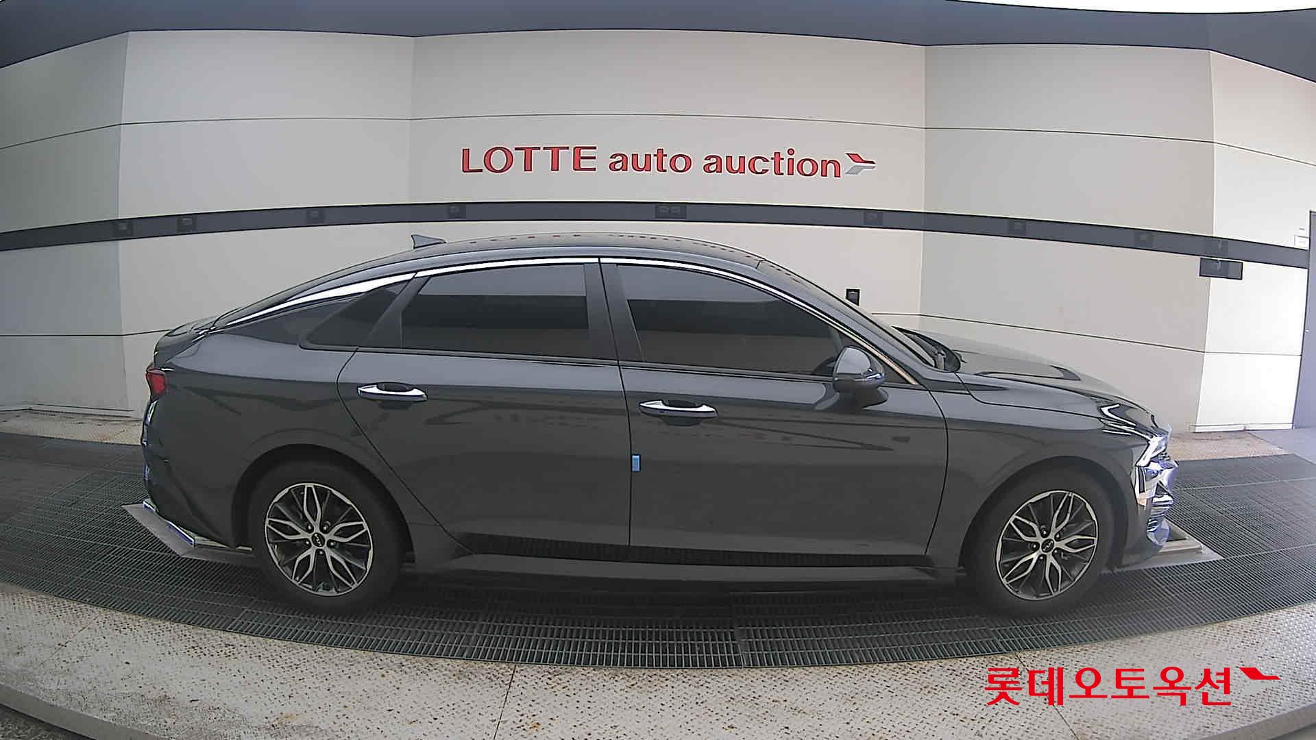 2022 - kia k5