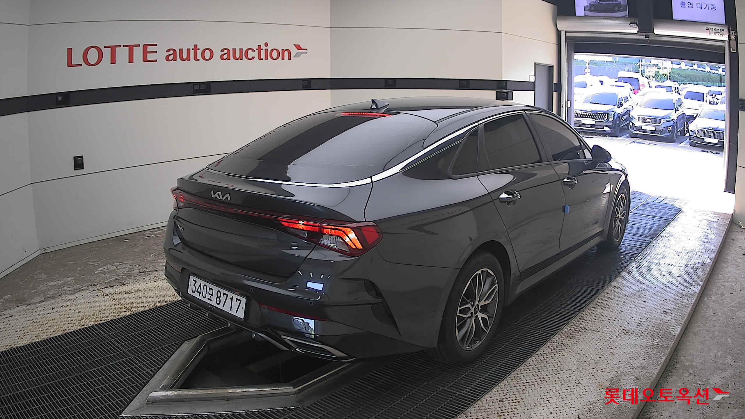 2022 - kia k5