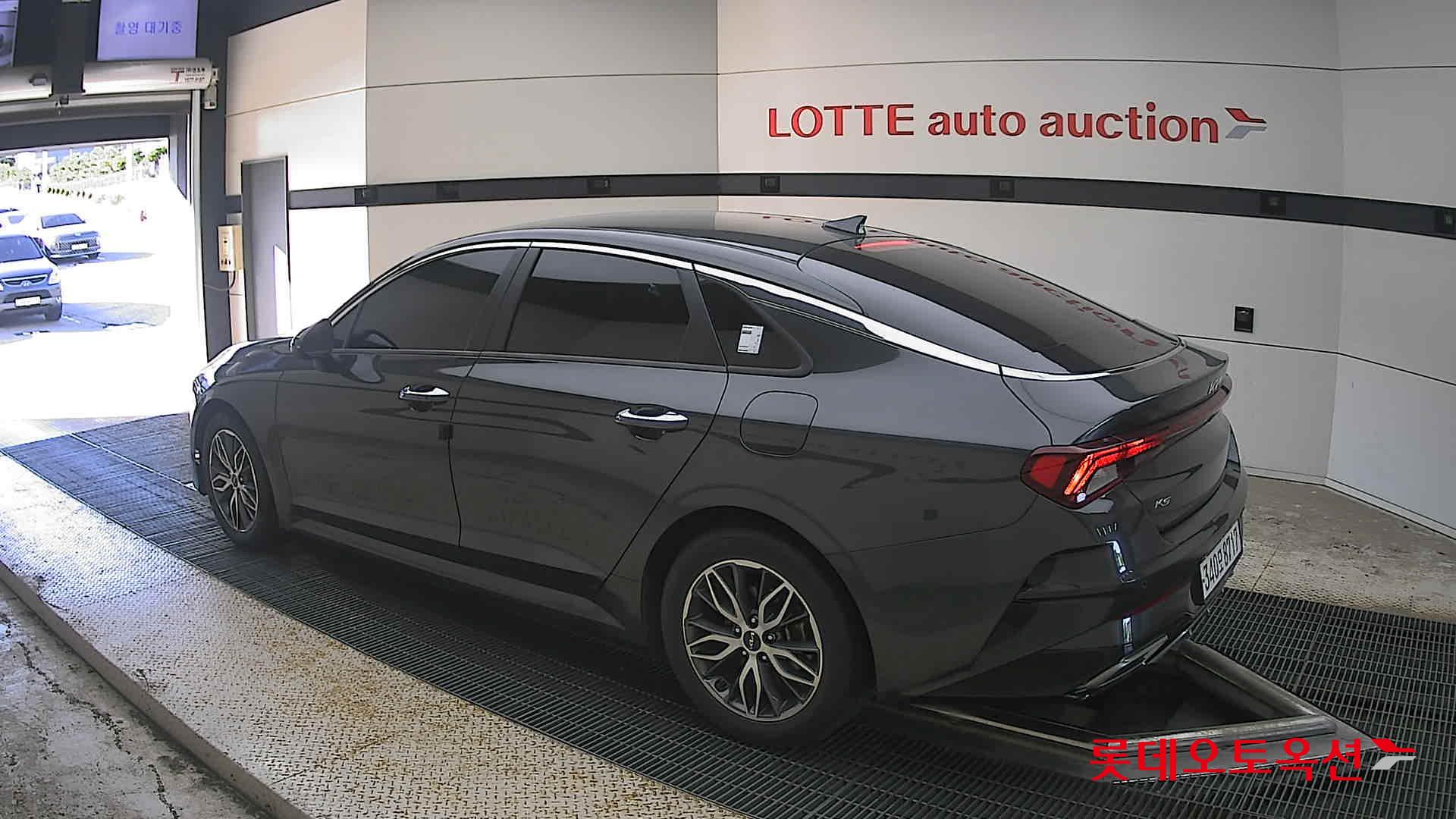 2022 - kia k5