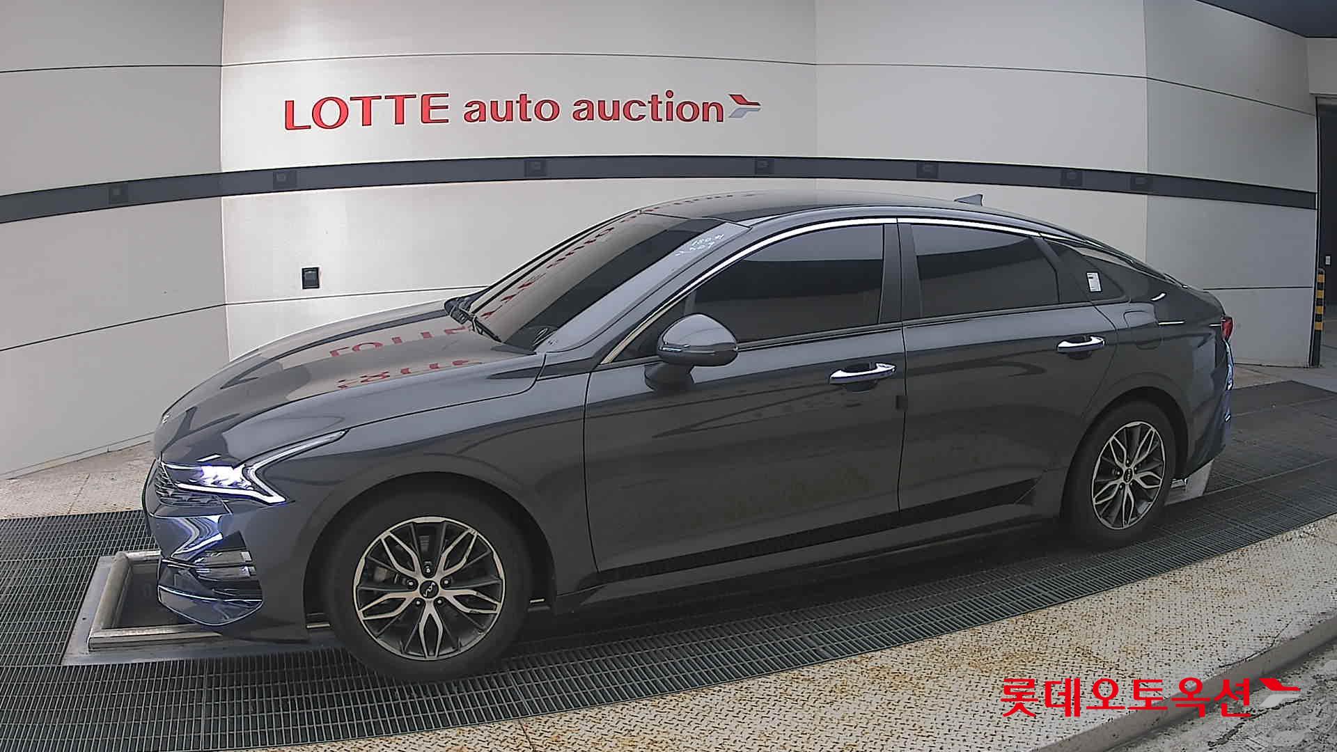 2022 - kia k5