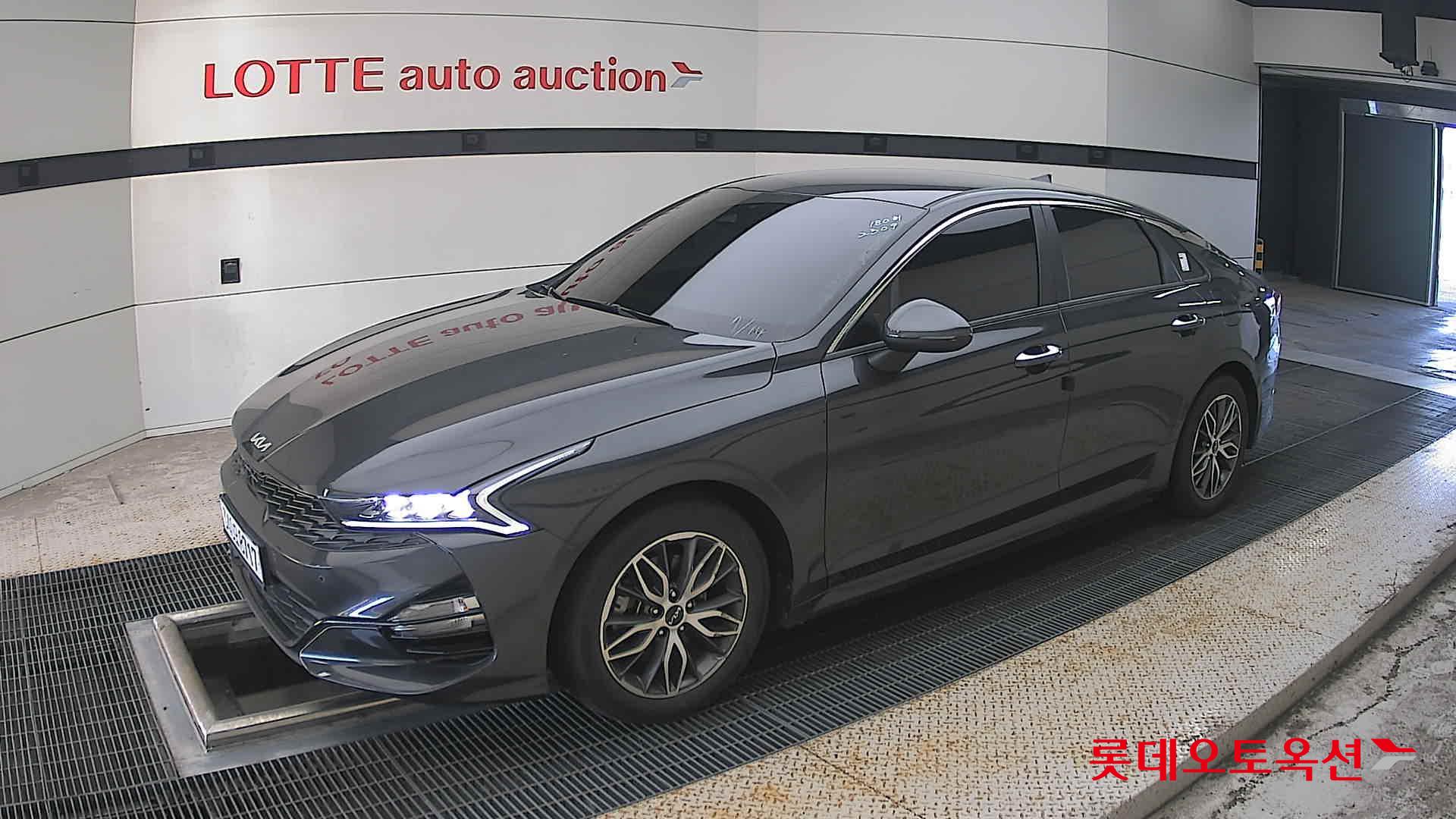 2022 - kia k5