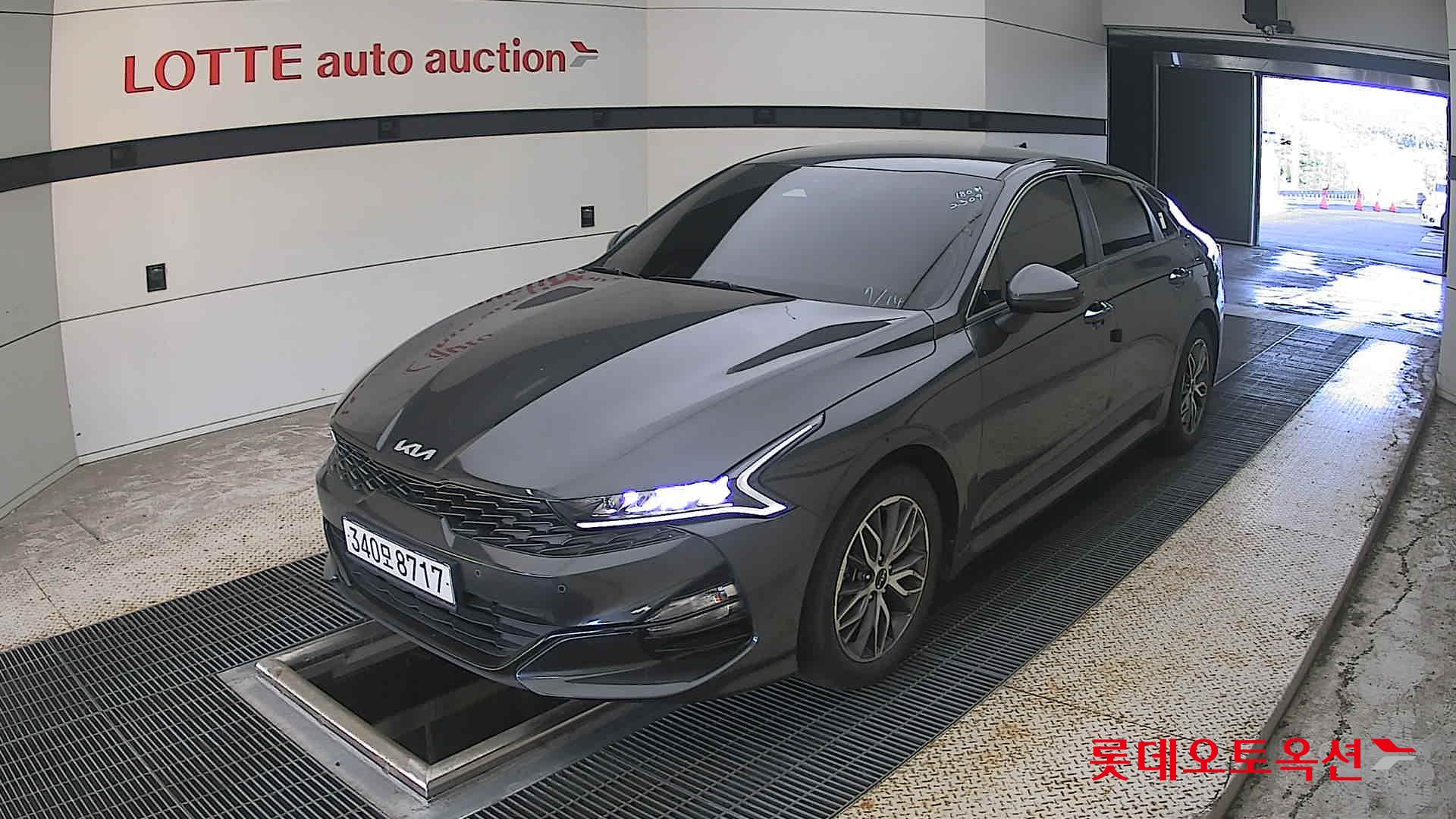 2022 - kia k5