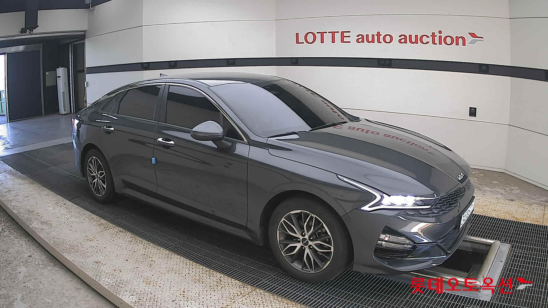 2022 - kia k5