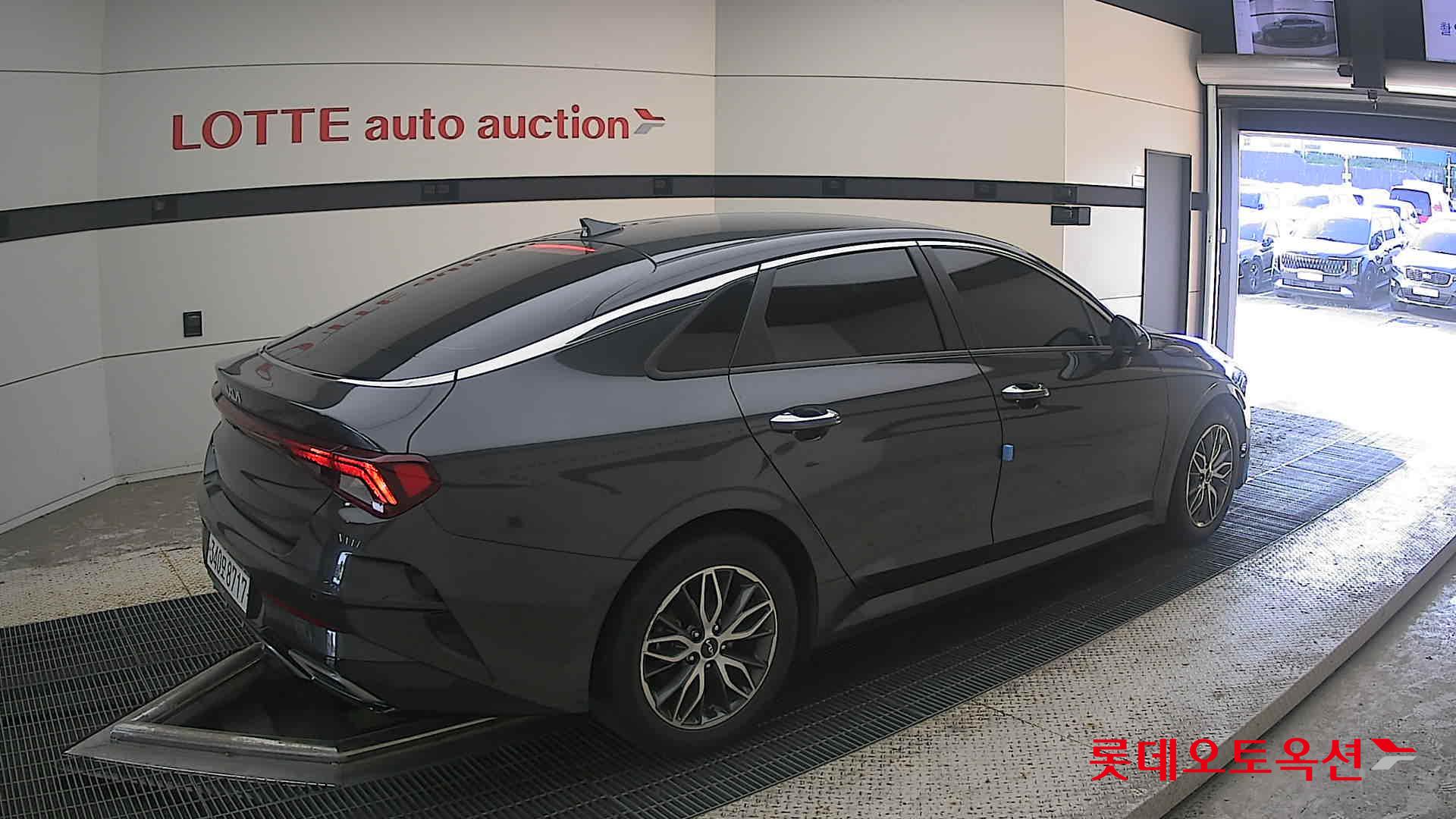 2022 - kia k5
