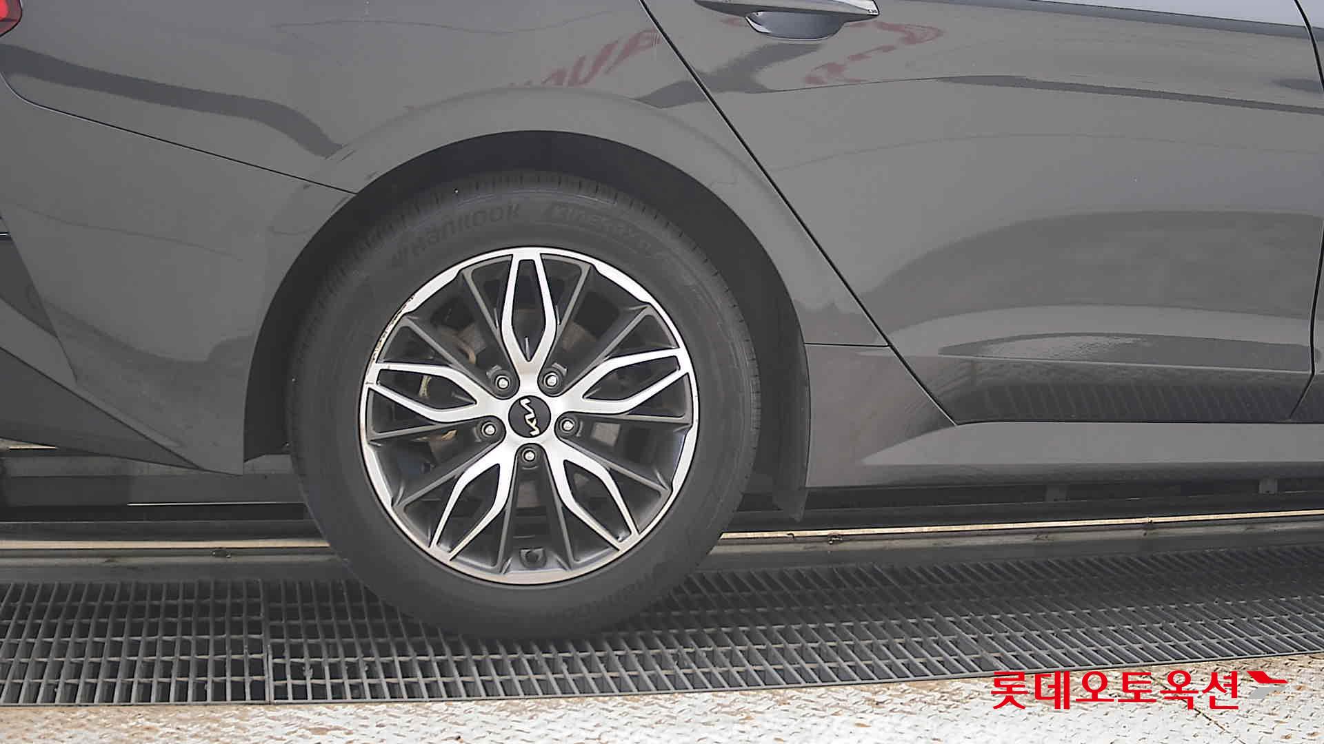 2022 - kia k5