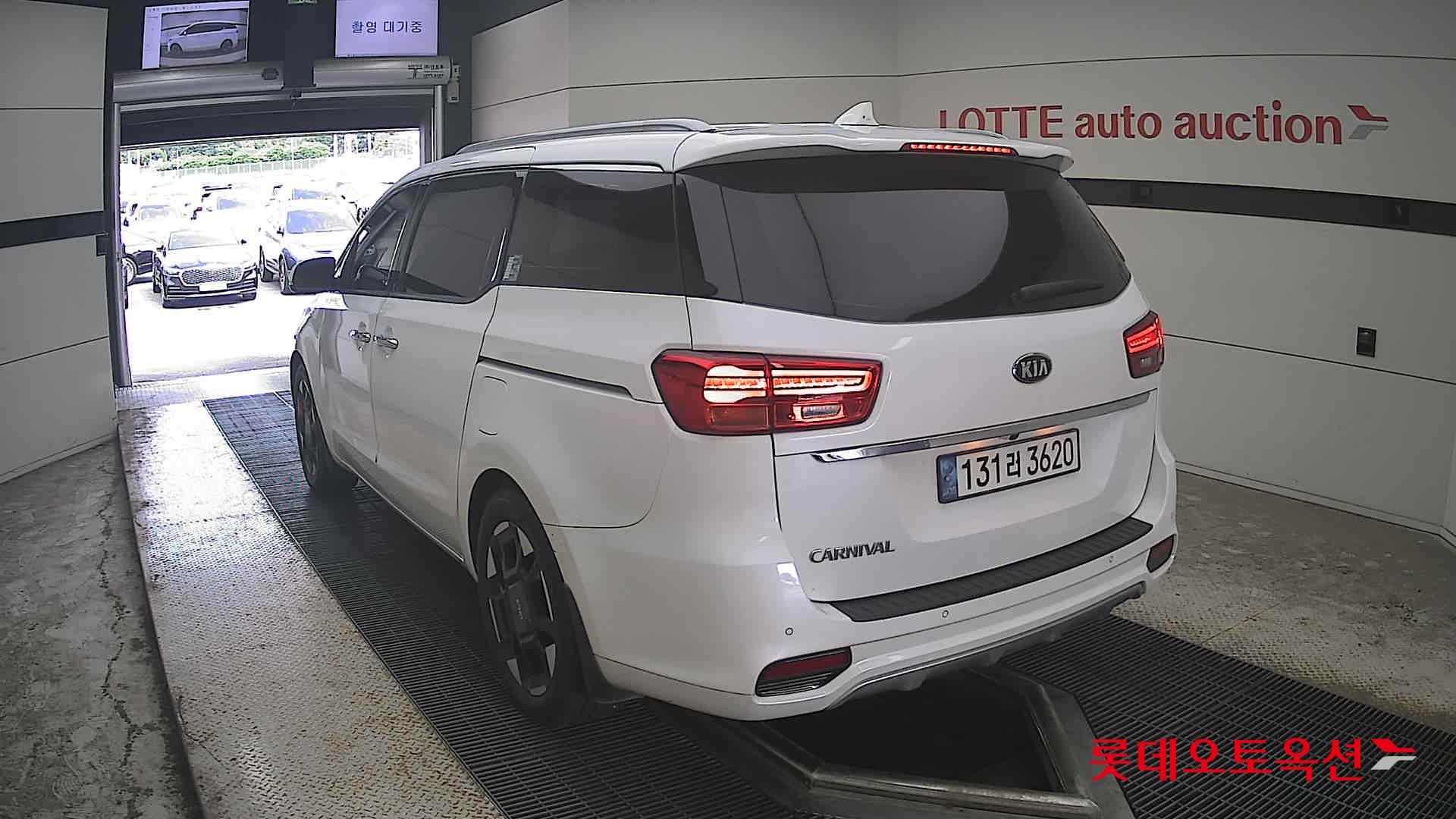2019 - kia carnival