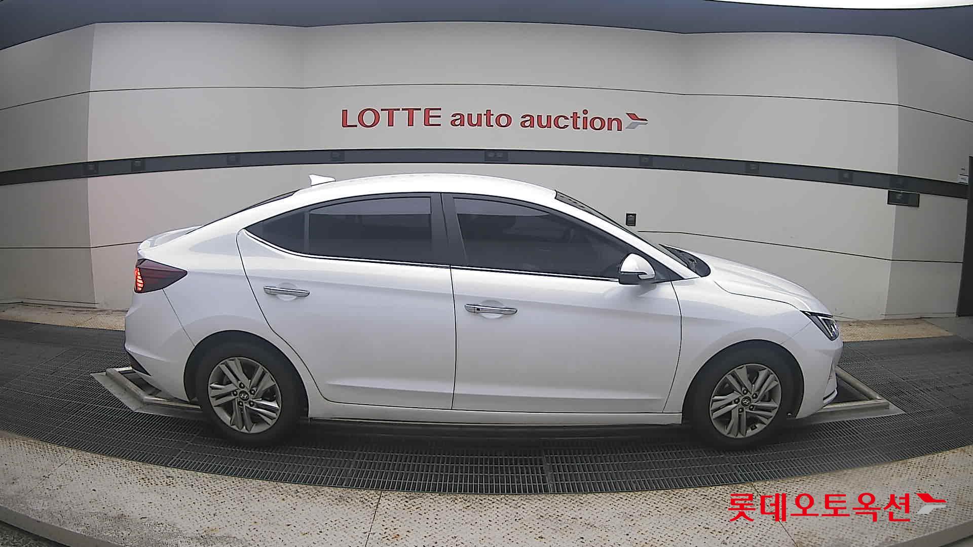 2019 - hyundai avante