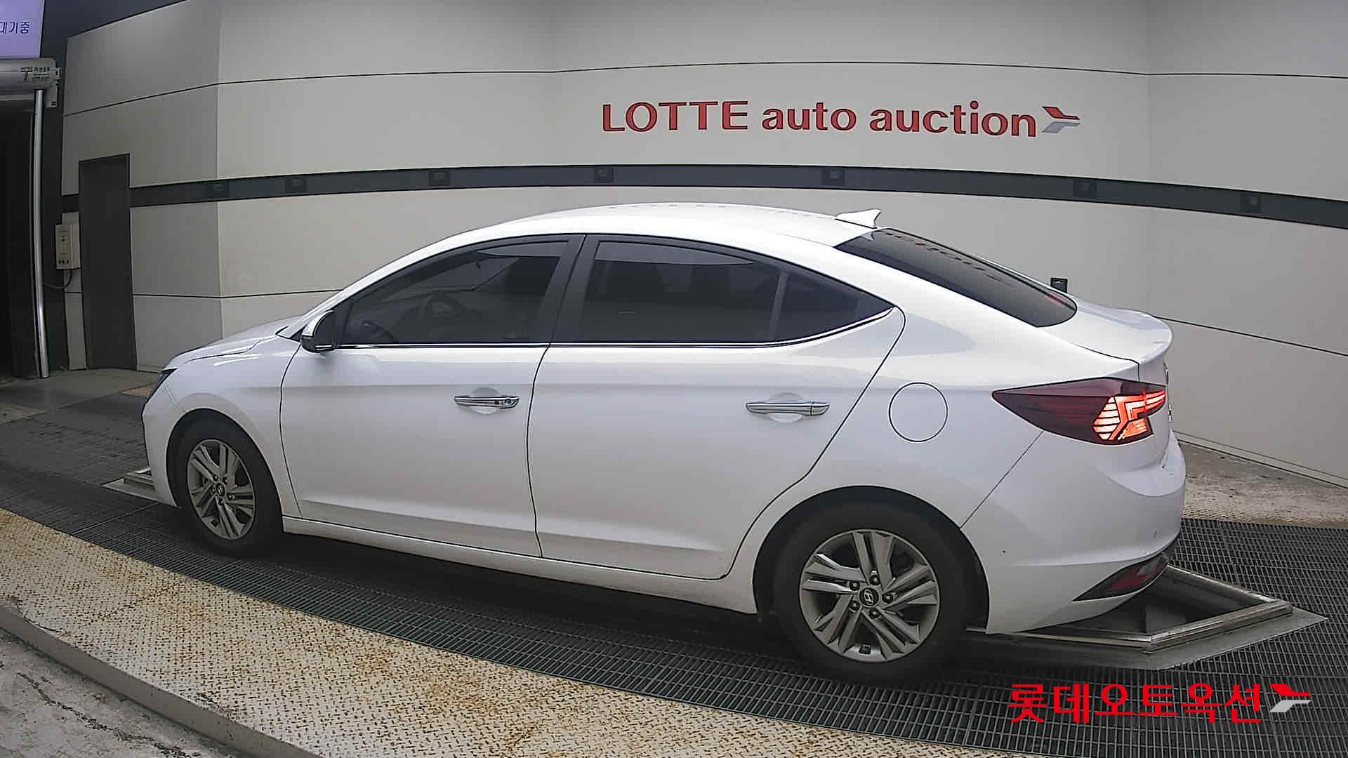 2019 - hyundai avante