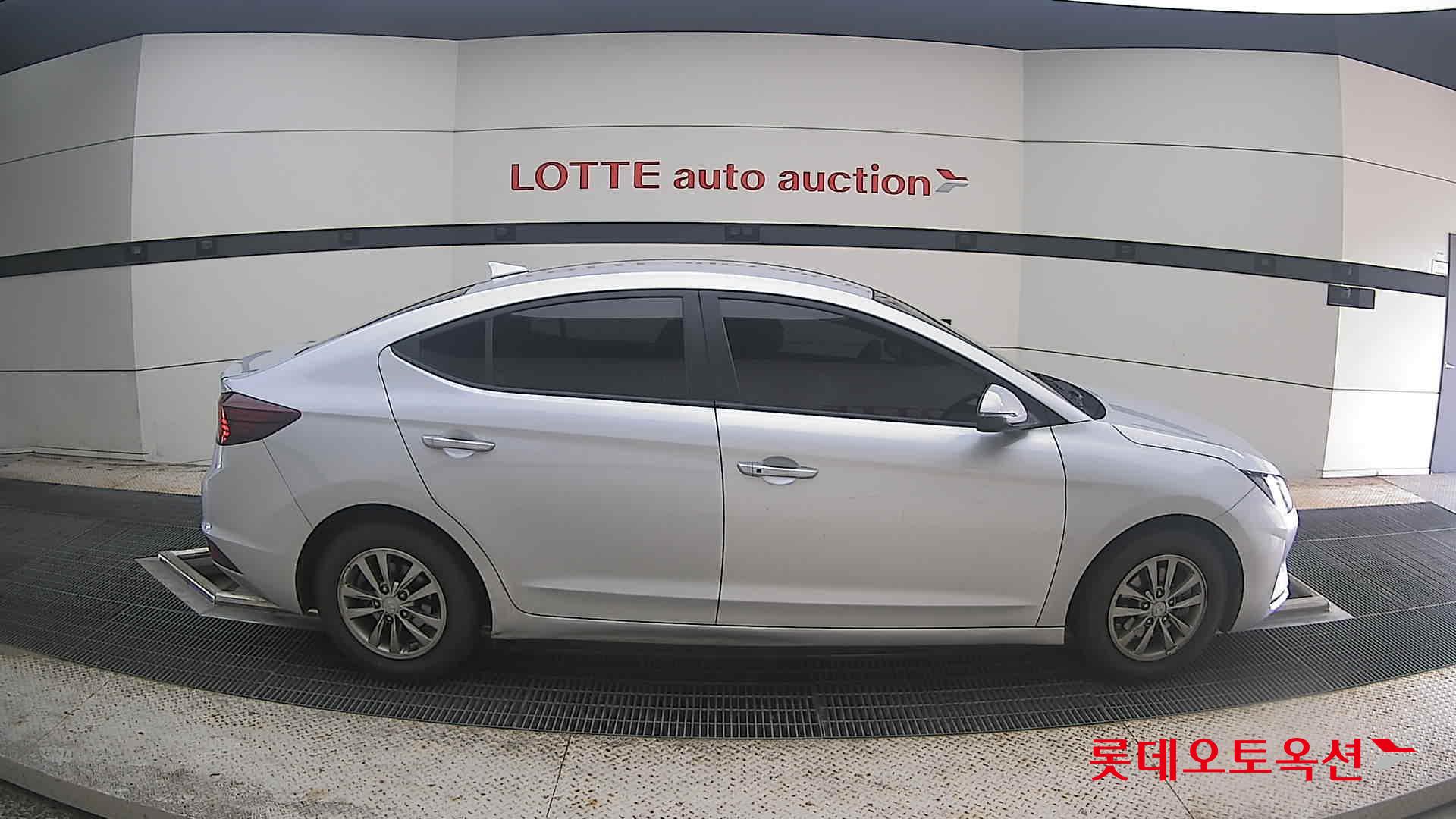 2019 - hyundai avante