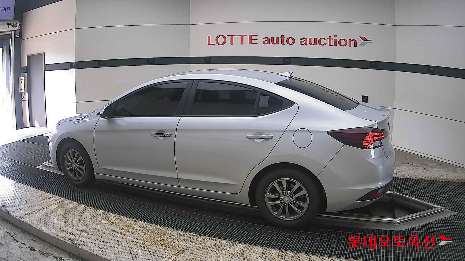 2019 - hyundai avante
