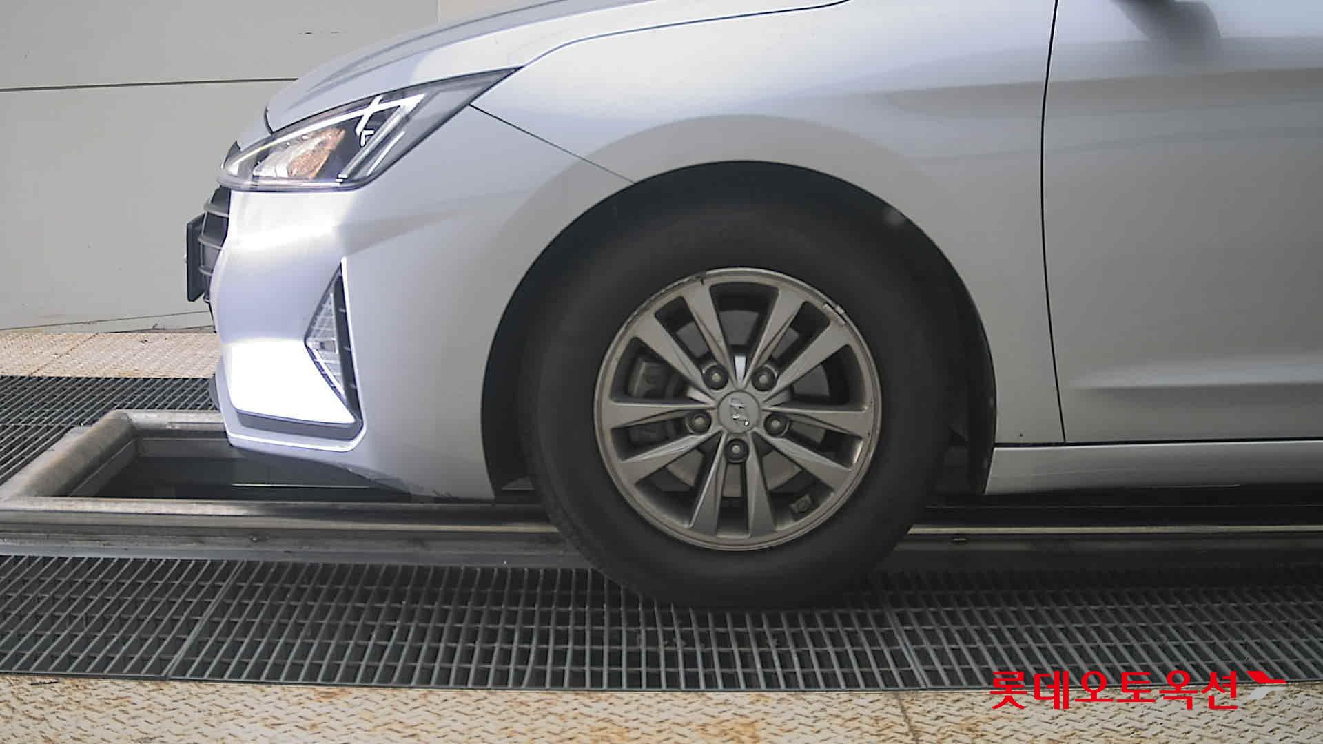 2019 - hyundai avante