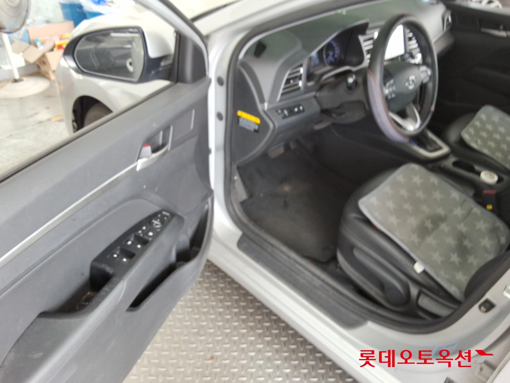 2019 - hyundai avante