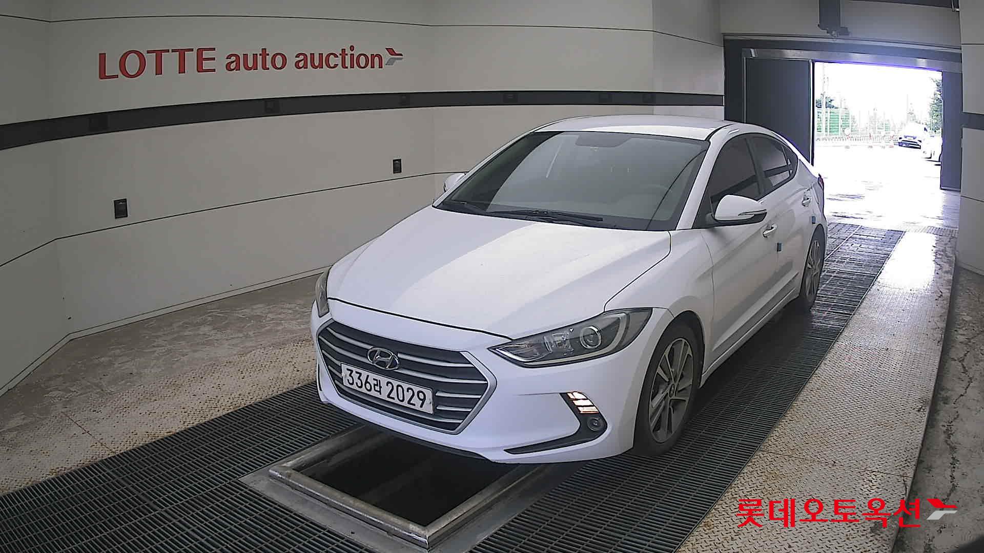 2018 - hyundai avante
