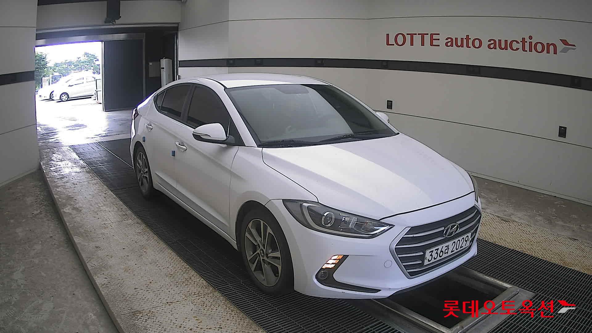 2018 - hyundai avante