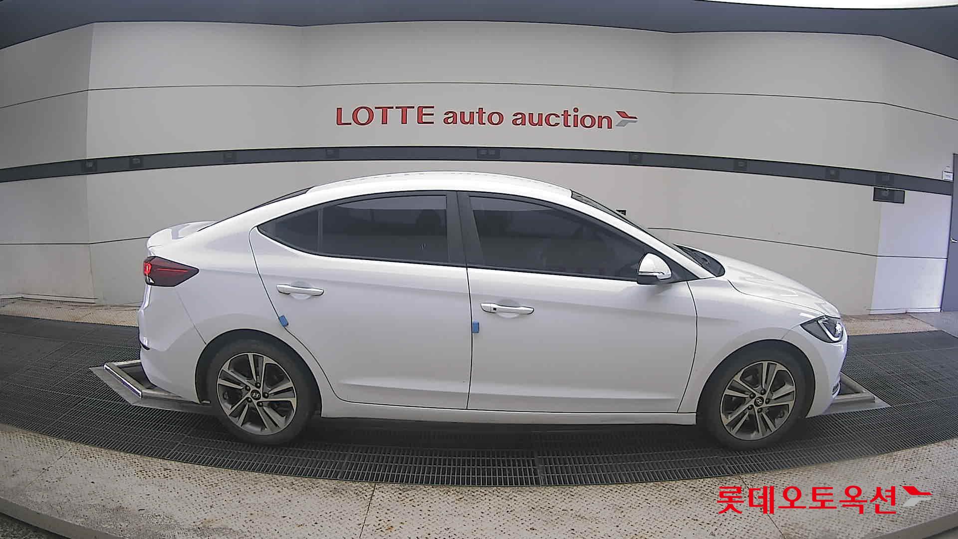2018 - hyundai avante