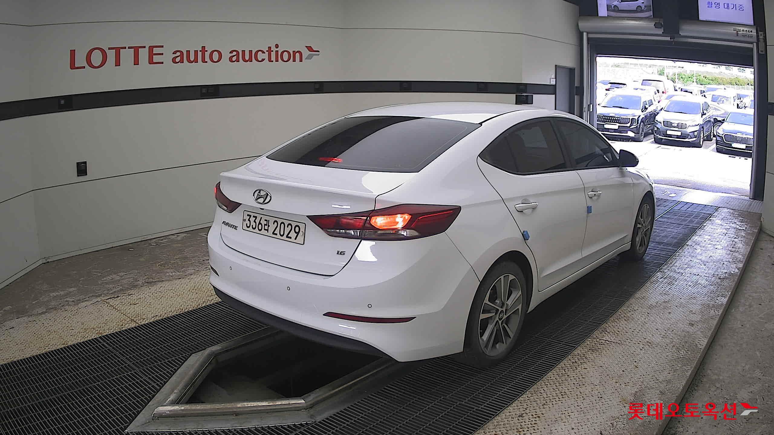 2018 - hyundai avante