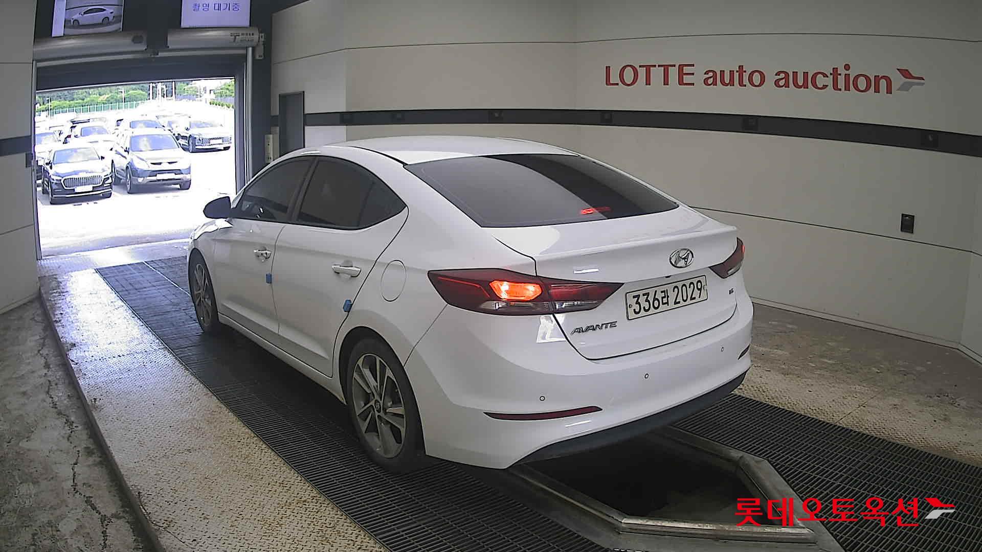 2018 - hyundai avante