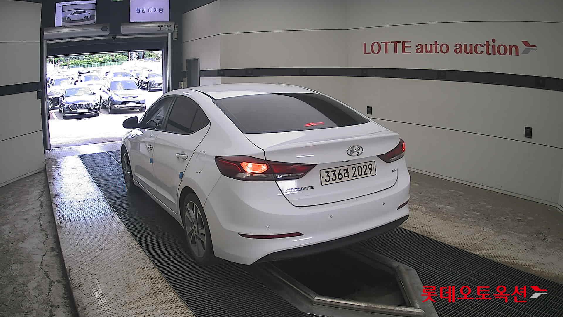 2018 - hyundai avante