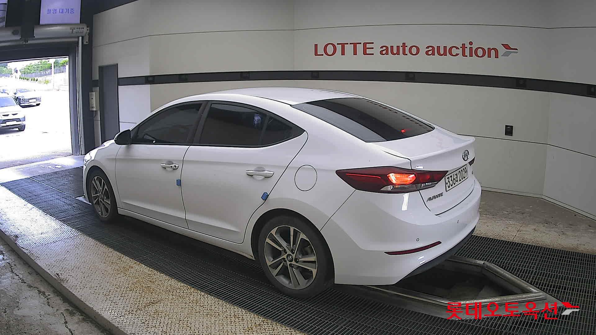 2018 - hyundai avante