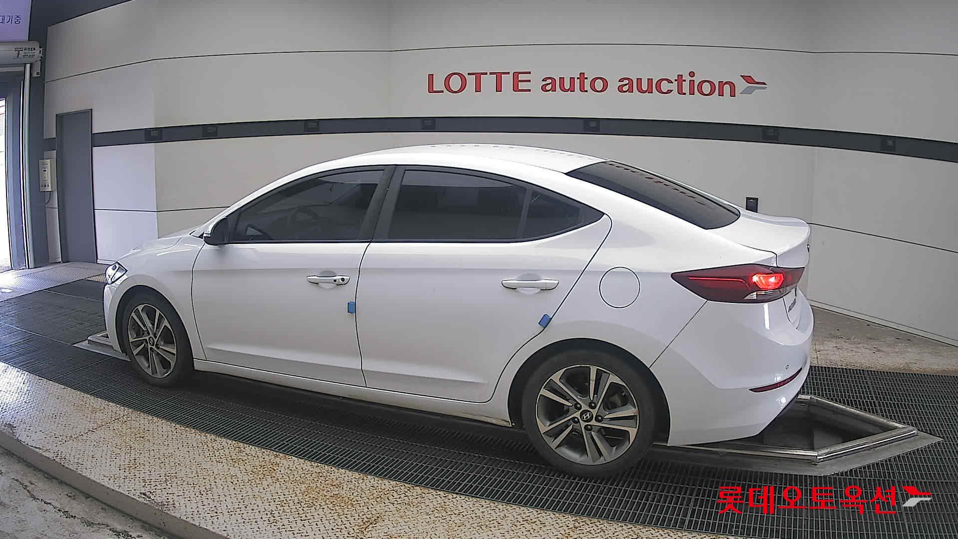 2018 - hyundai avante