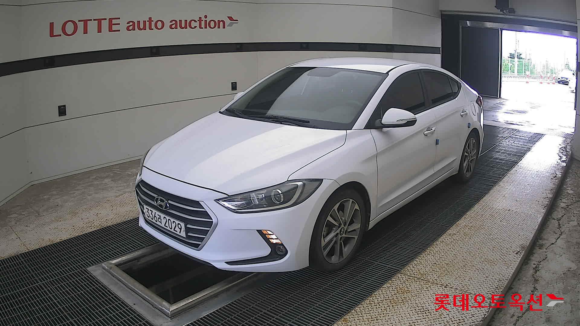 2018 - hyundai avante