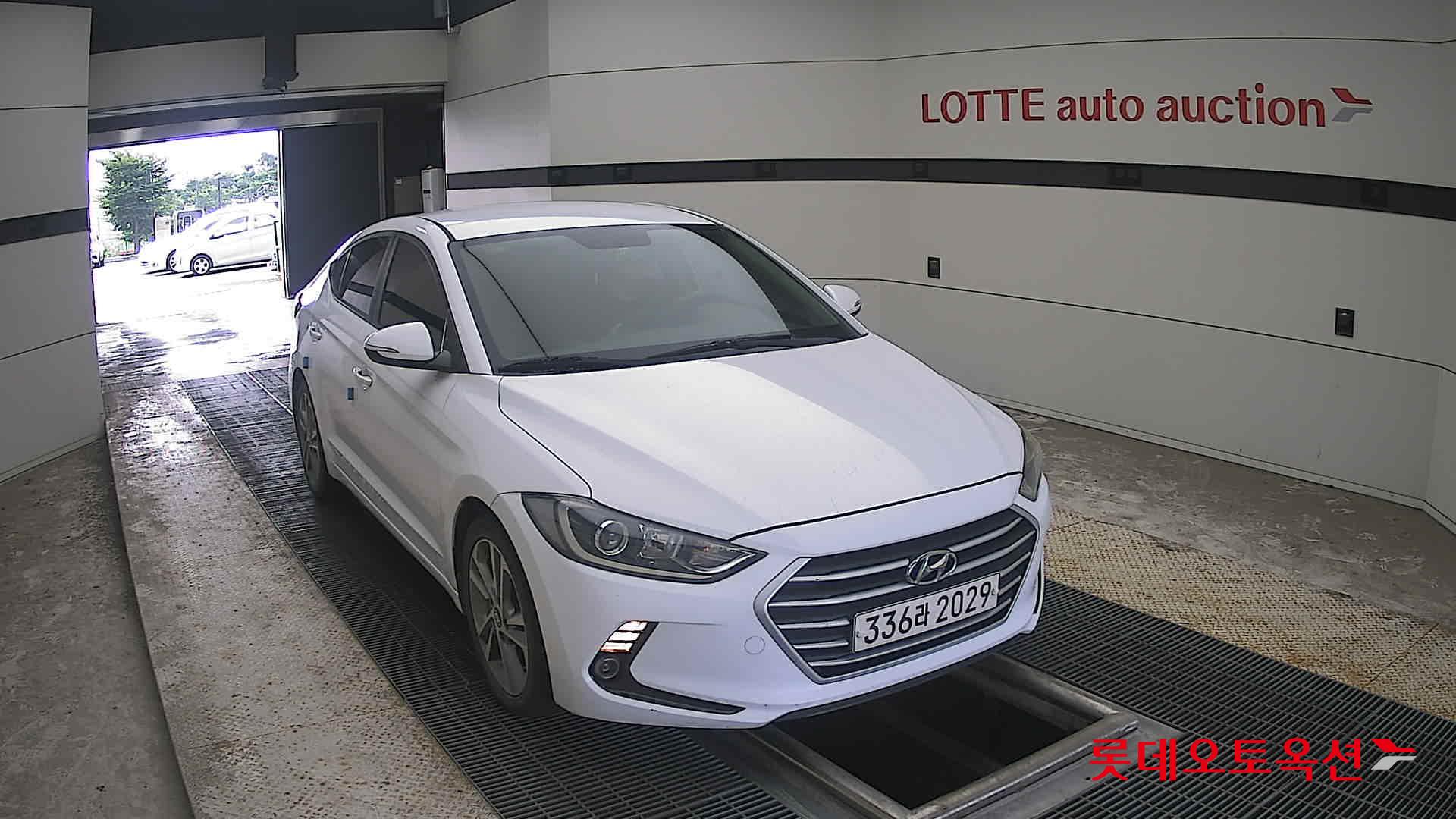 2018 - hyundai avante