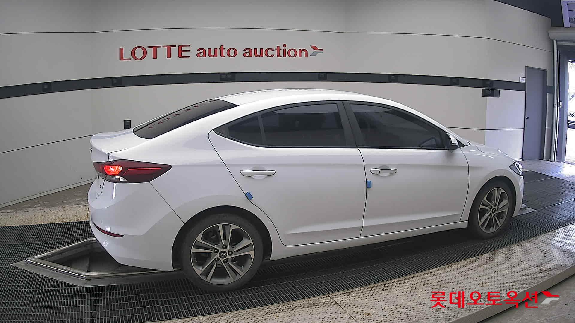 2018 - hyundai avante