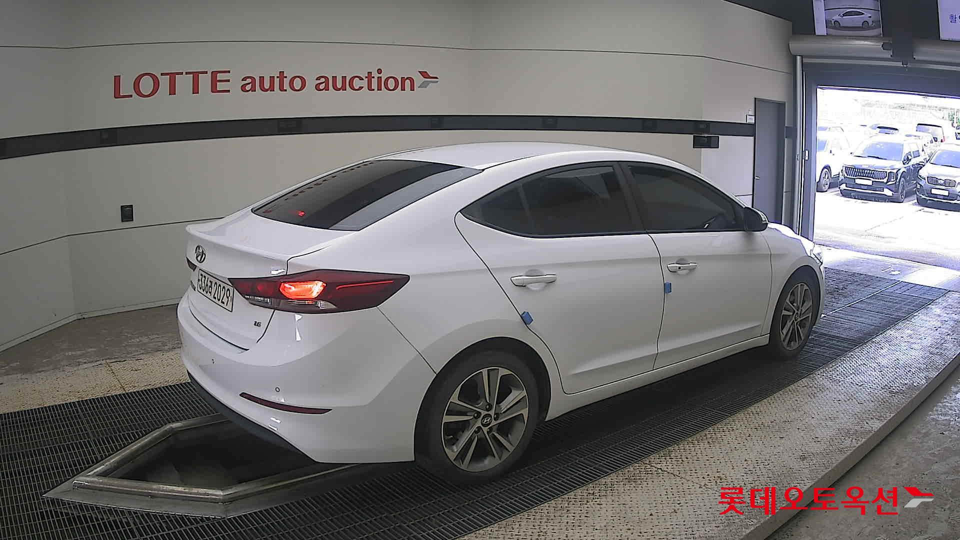 2018 - hyundai avante