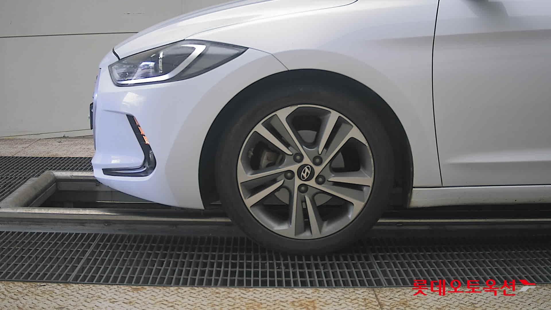 2018 - hyundai avante