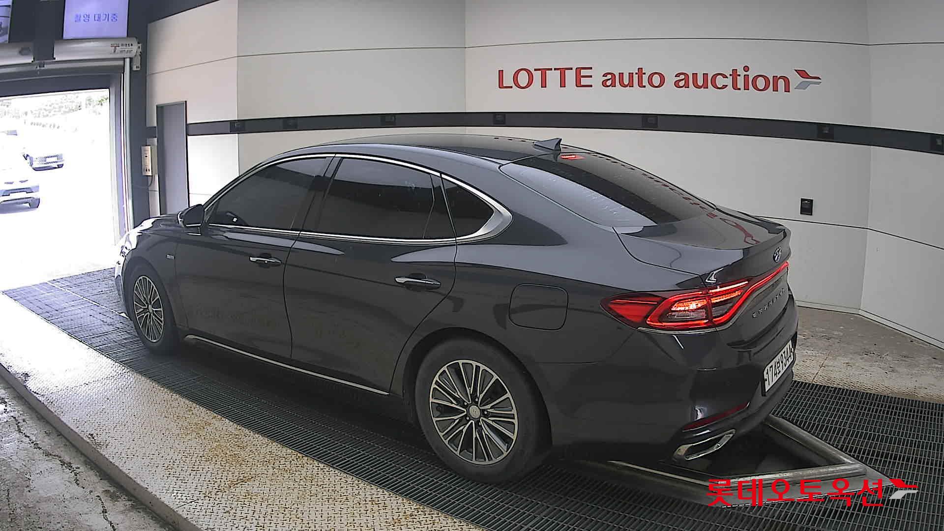 2018 - hyundai grandeur