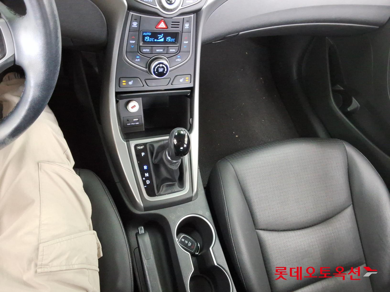 هيونداي أفانتي 2015 SMART