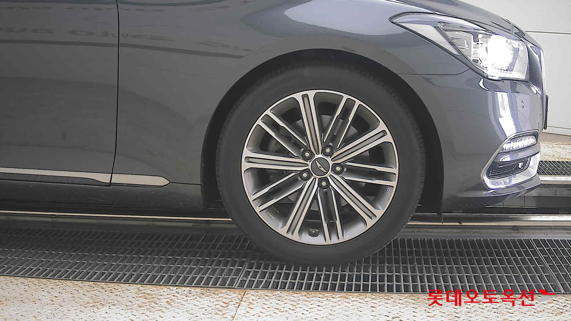 2018 - genesis g80