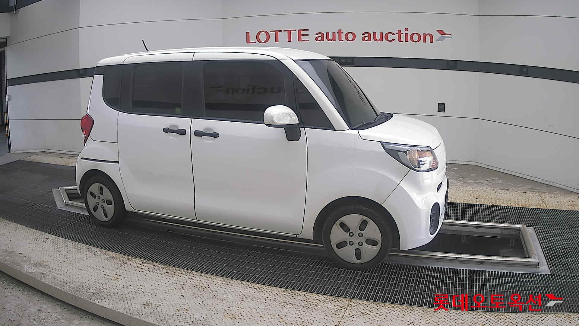 2022 - kia ray