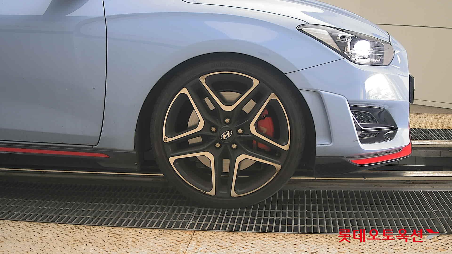 2019 - hyundai veloster