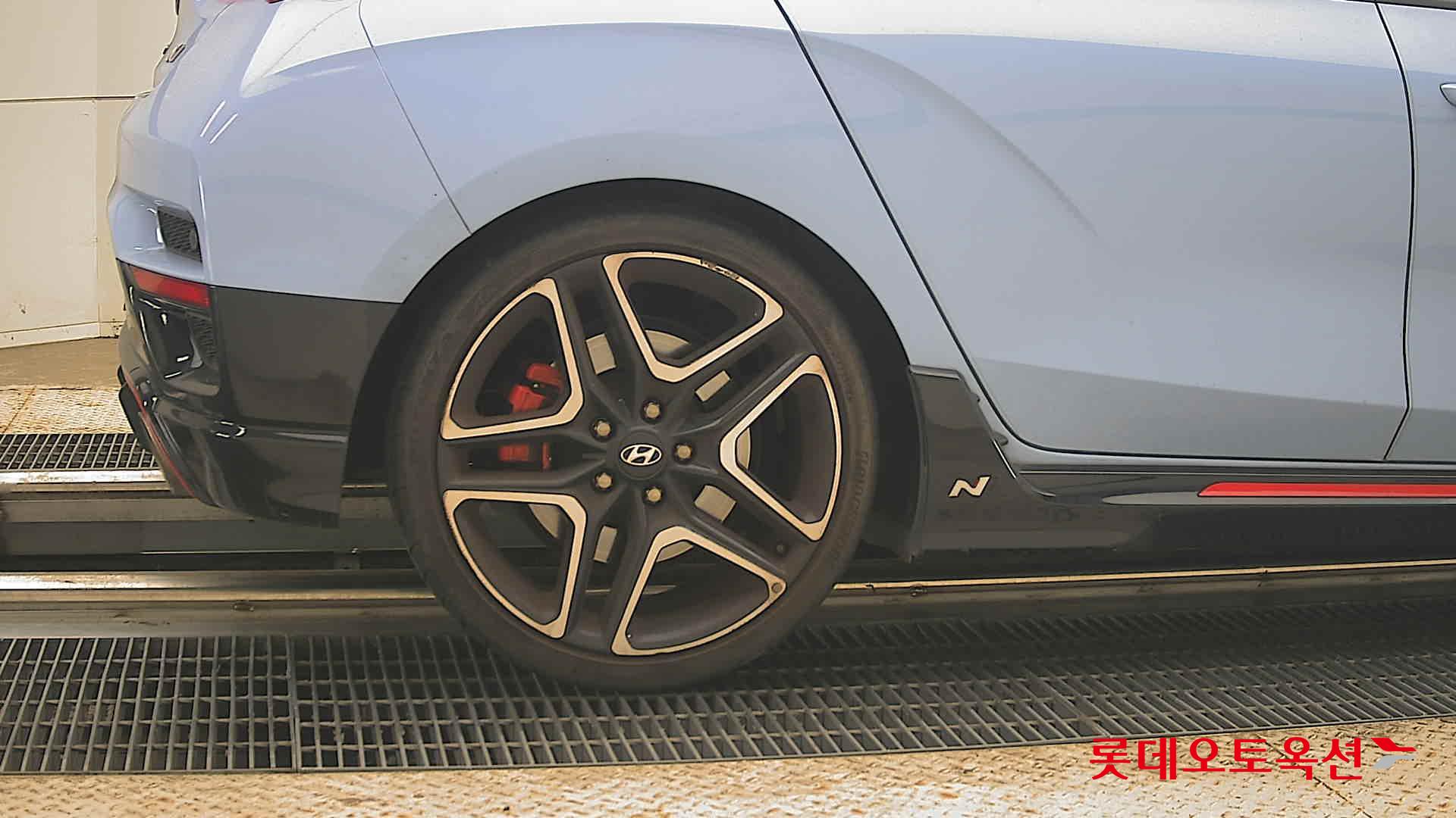 2019 - hyundai veloster