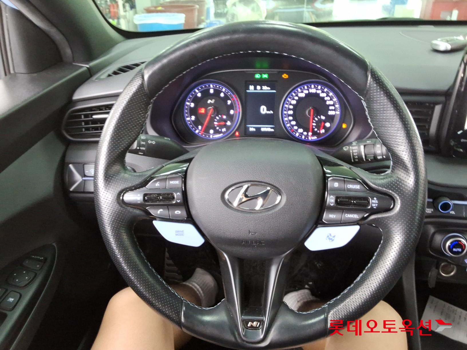 2019 - hyundai veloster