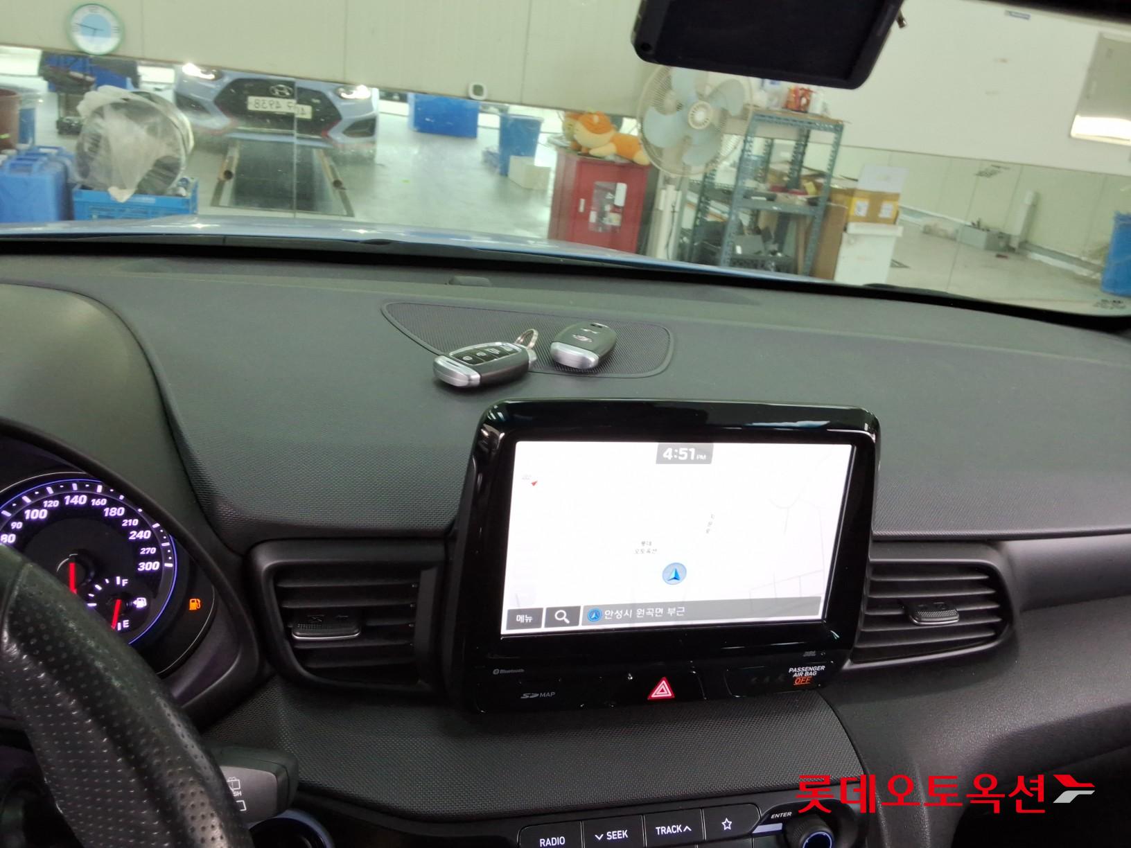 2019 - hyundai veloster
